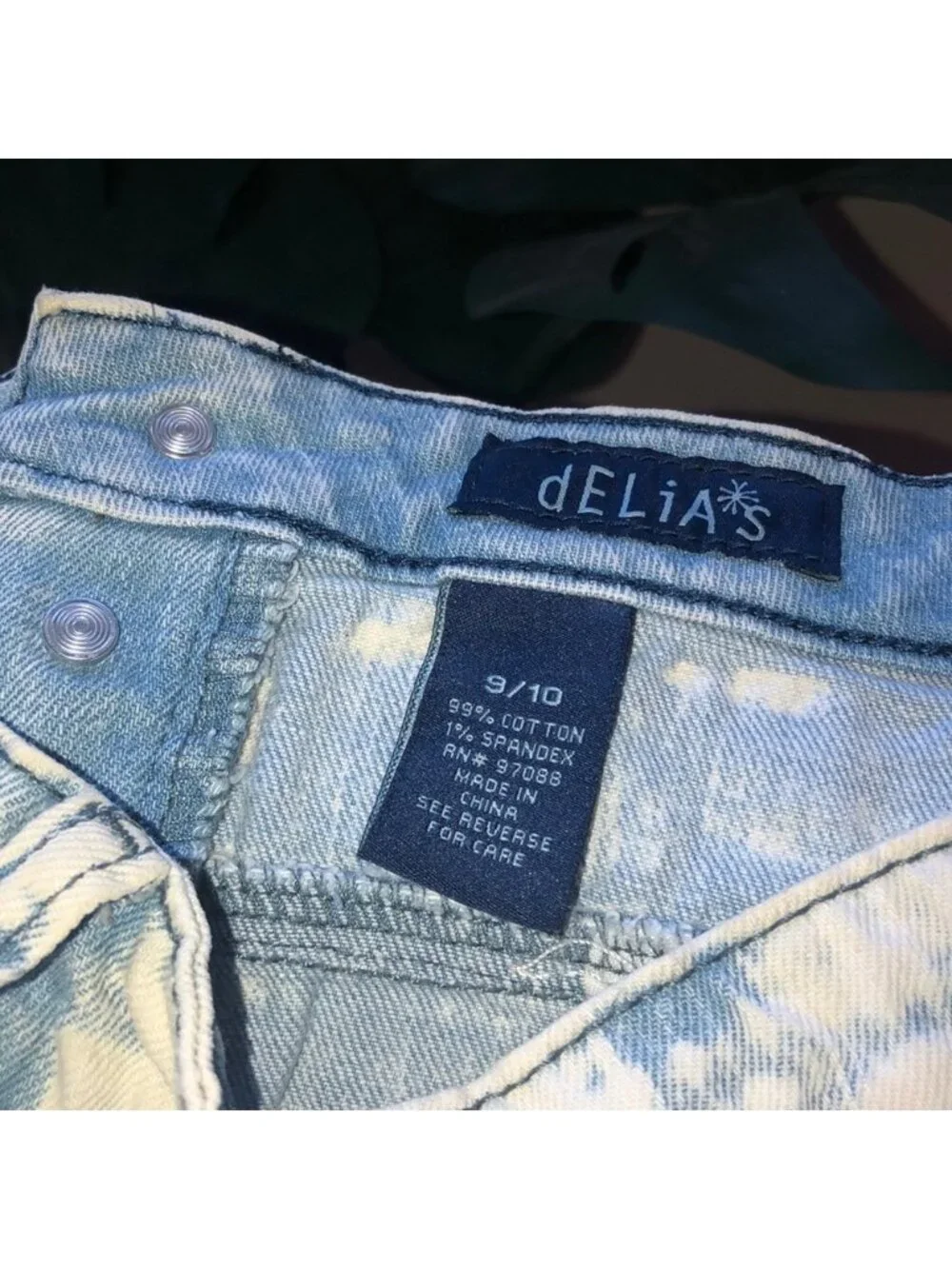 Light stone wash Delias button up jean shorts